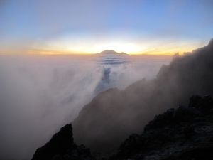 Meru_Kili_sunrise